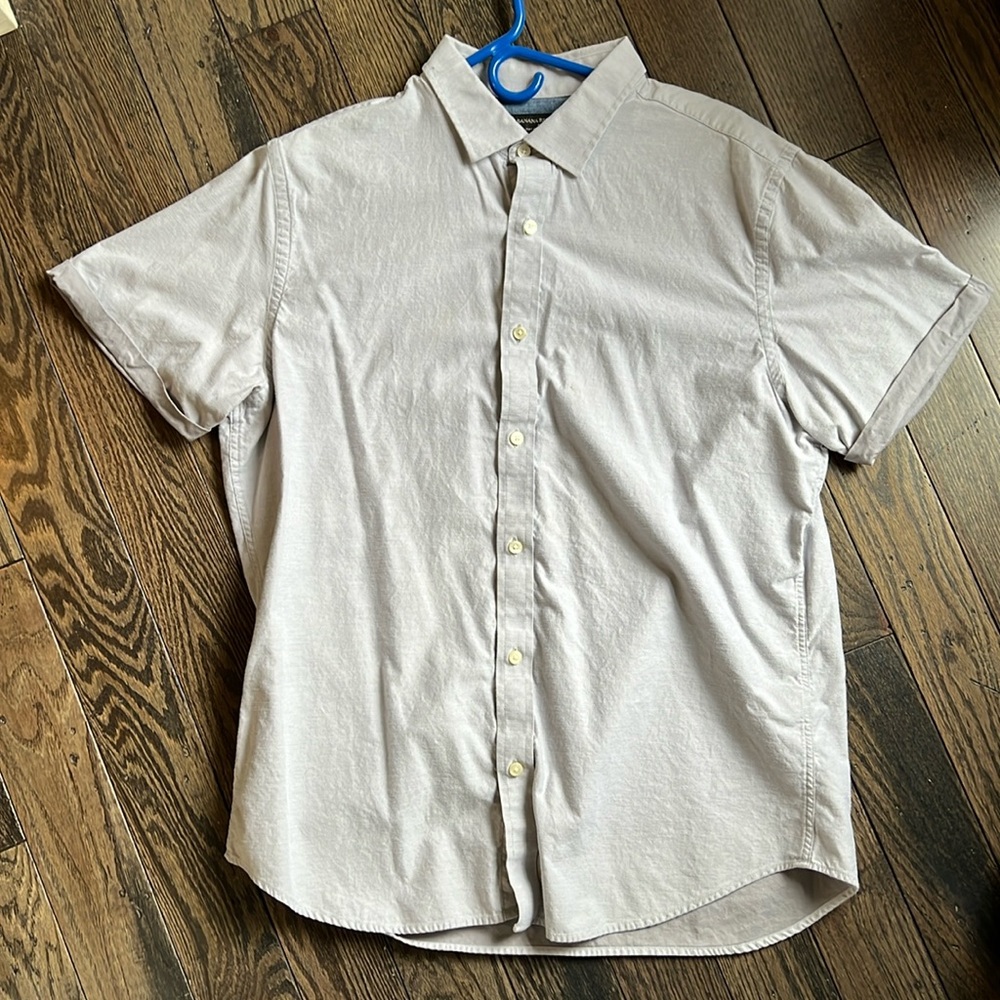 Banana Republic Men’s Large. short sleeve button up.